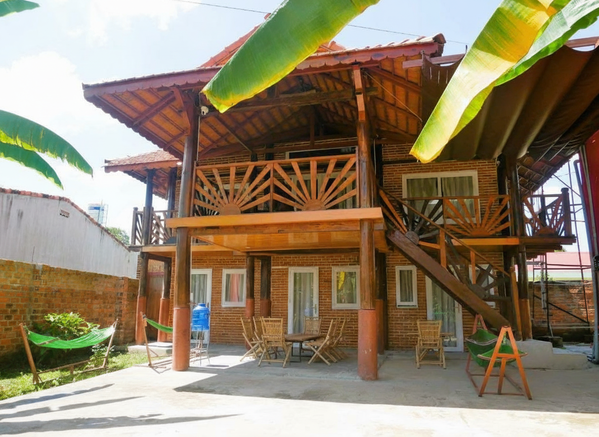 Sân hiên homestay Kon Tum