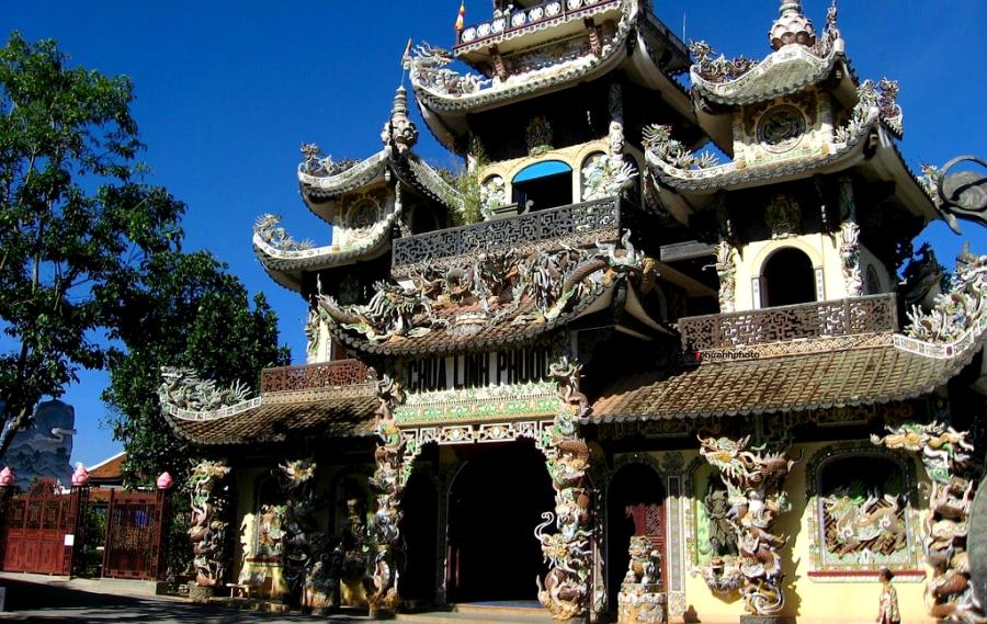 Bảo Tháp Chùa Linh Phước Đà Lạt