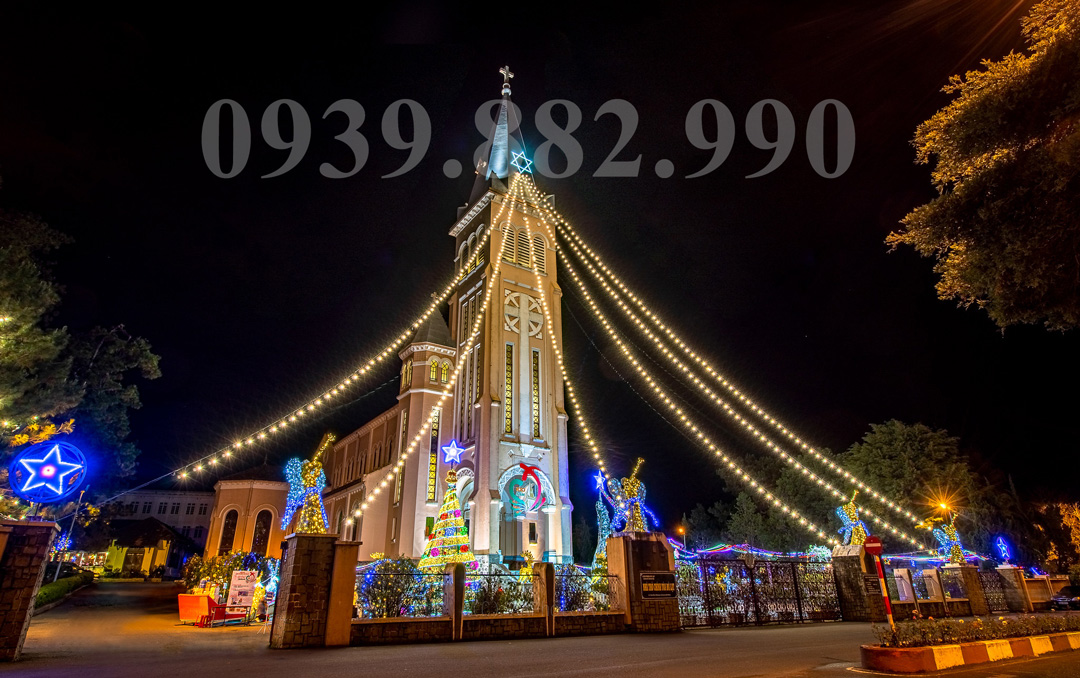 Nội thất Nhà thờ Con Gà Đà Lạt