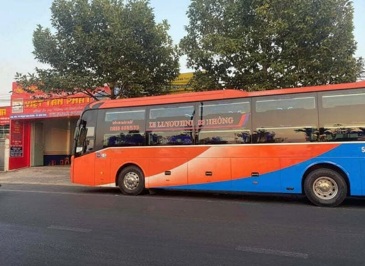 Xe du lịch Ayun Pa