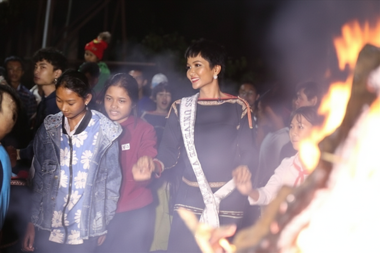 Lửa trại Tây Nguyên Lửa trại Tây Nguyên